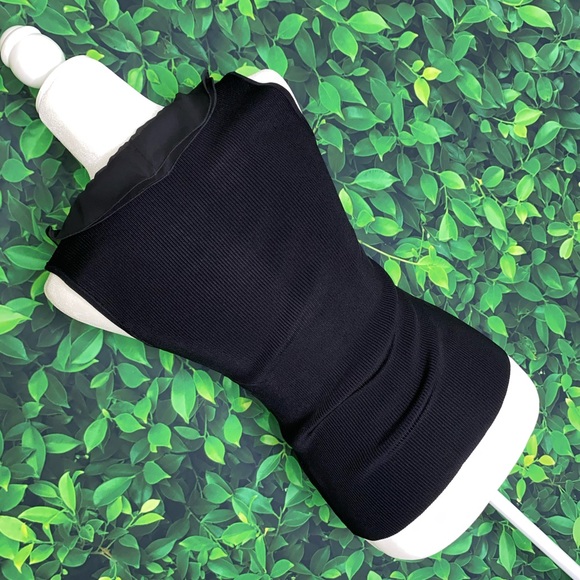 Adrienne Vittadini Black Ribbed Knit Tank Top with Sheer Ruffle Detail · Size M - Picture 4 of 4